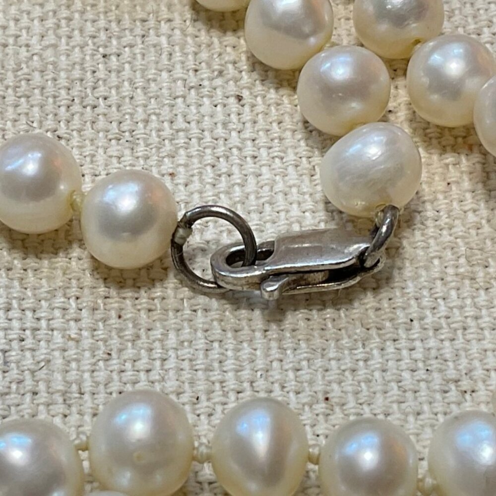 Classic 24" Freshwater Pearl Necklace – Quiet Luxe - Picture 5 of 6